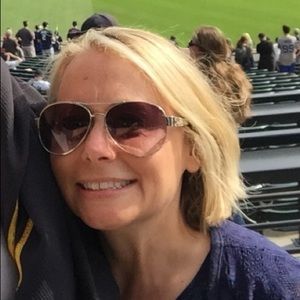 Meet your Posher, Lisa